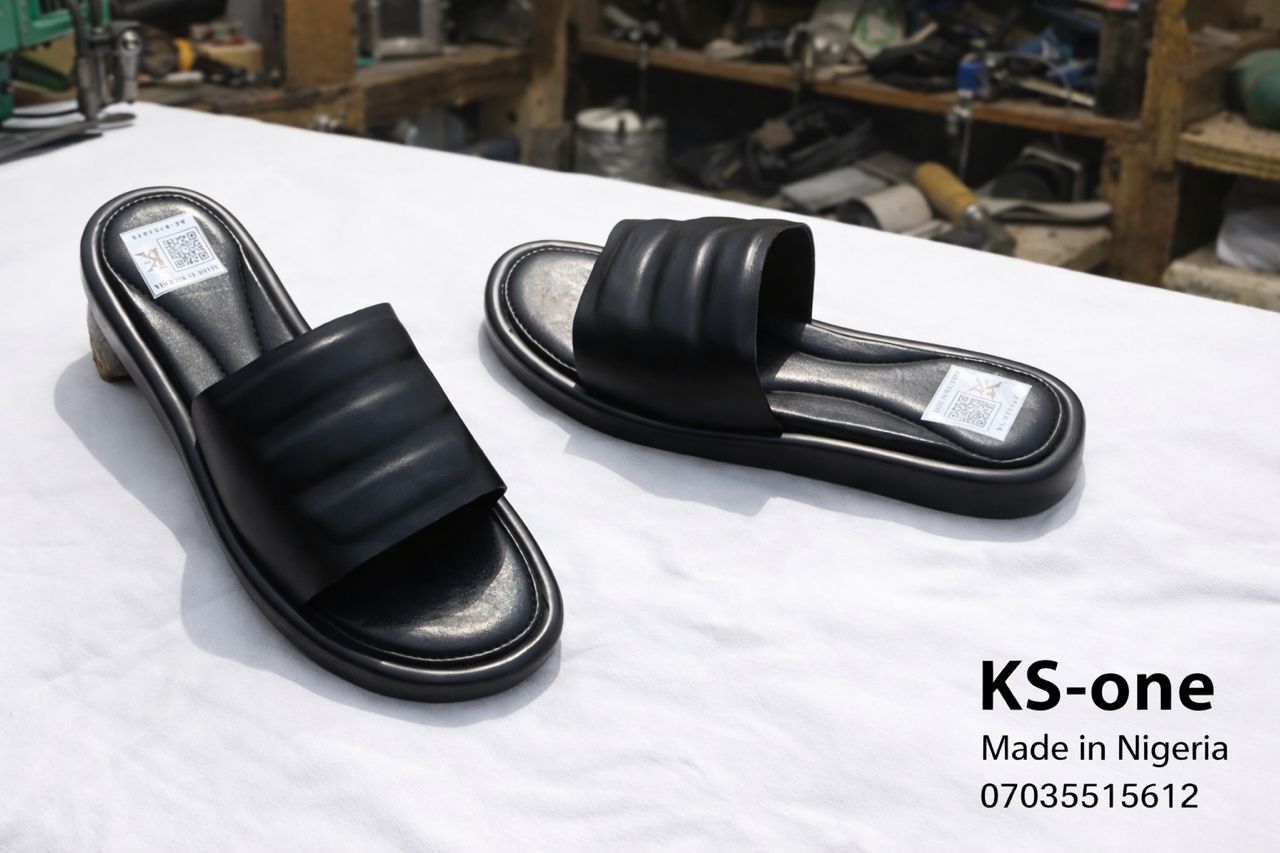 Black Padded Slide